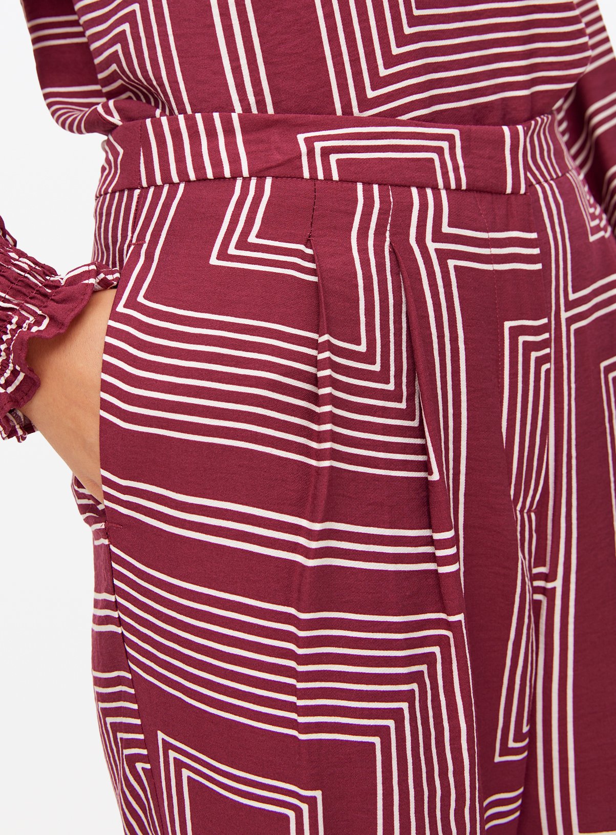 Red Geometric Printed Wide Leg Co-ord Trousers  18S - Image 3 thumbnail